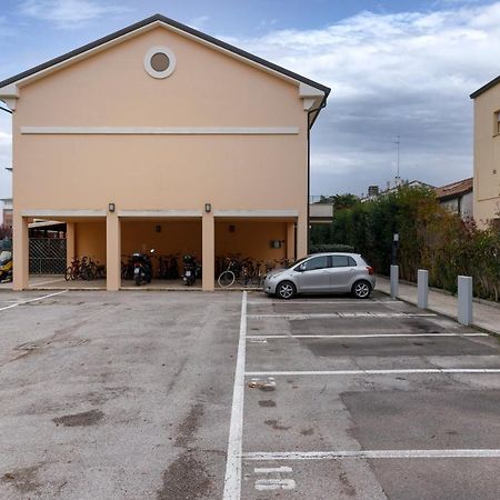 Elly'S Home Parcheggio Privato Ravenna Exterior foto