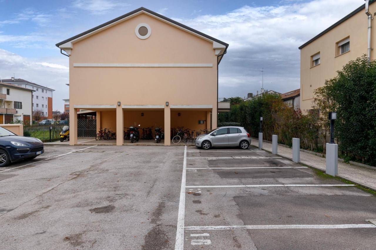 Elly'S Home Parcheggio Privato Ravenna Exterior foto